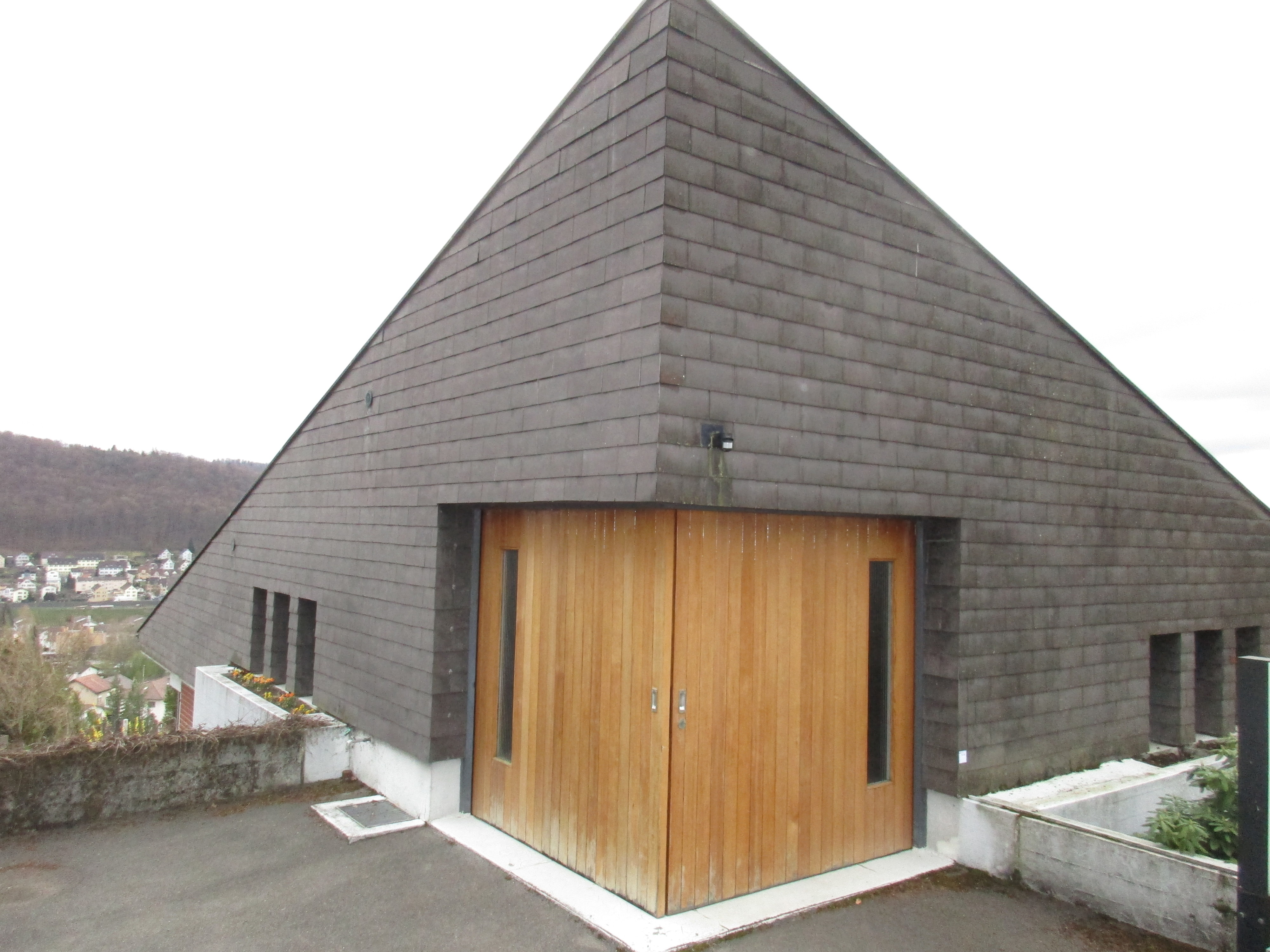 Amianto sui tetti: rilevare i rischi e rivolgersi a un professionista 